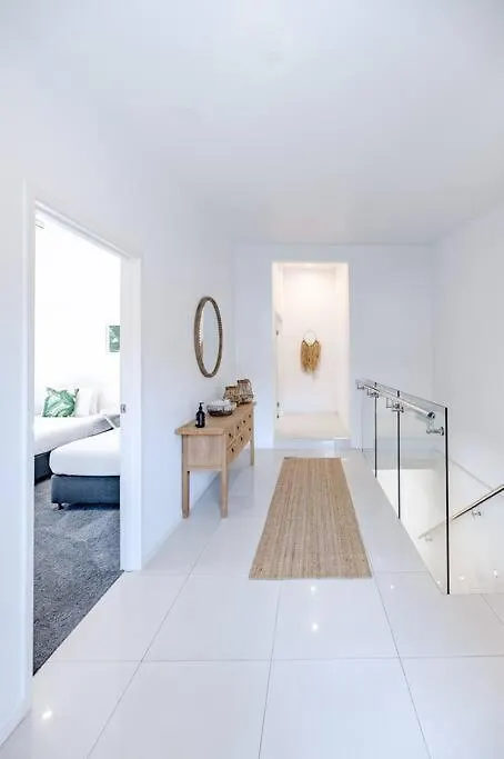 Sleek & Stylish Family Beach House ~ Near Junction Noosa