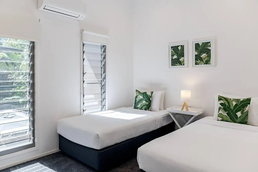 Dom wakacyjny Sleek & Stylish Family Beach House ~ Near Junction Noosa