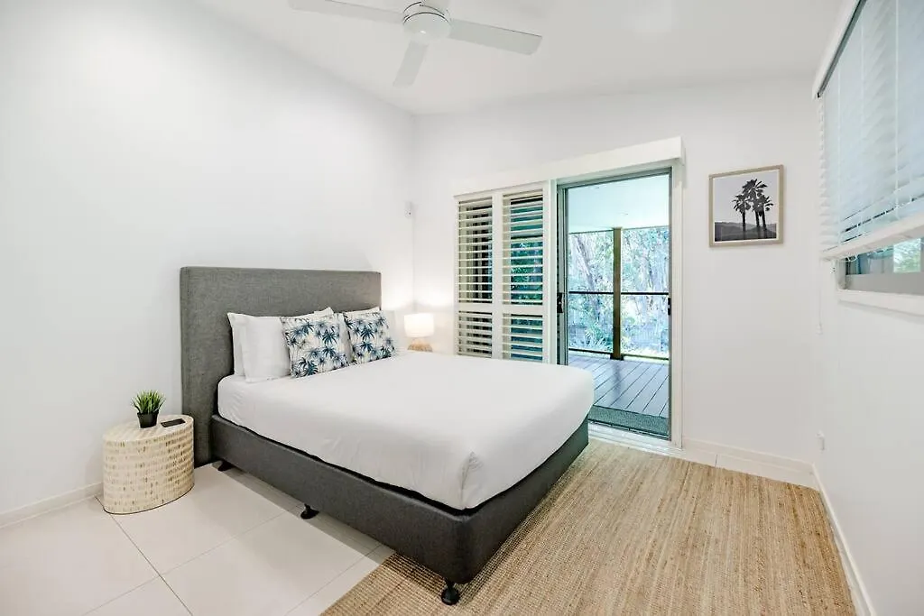 Sleek & Stylish Family Beach House ~ Near Junction Noosa